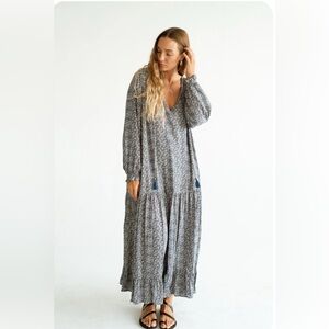 Carly Jean Los Angeles Gray Patterned Long Sleeve Dress